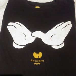 Men's vintage "The Wu-Tang" brand T-shirt Size Lrg